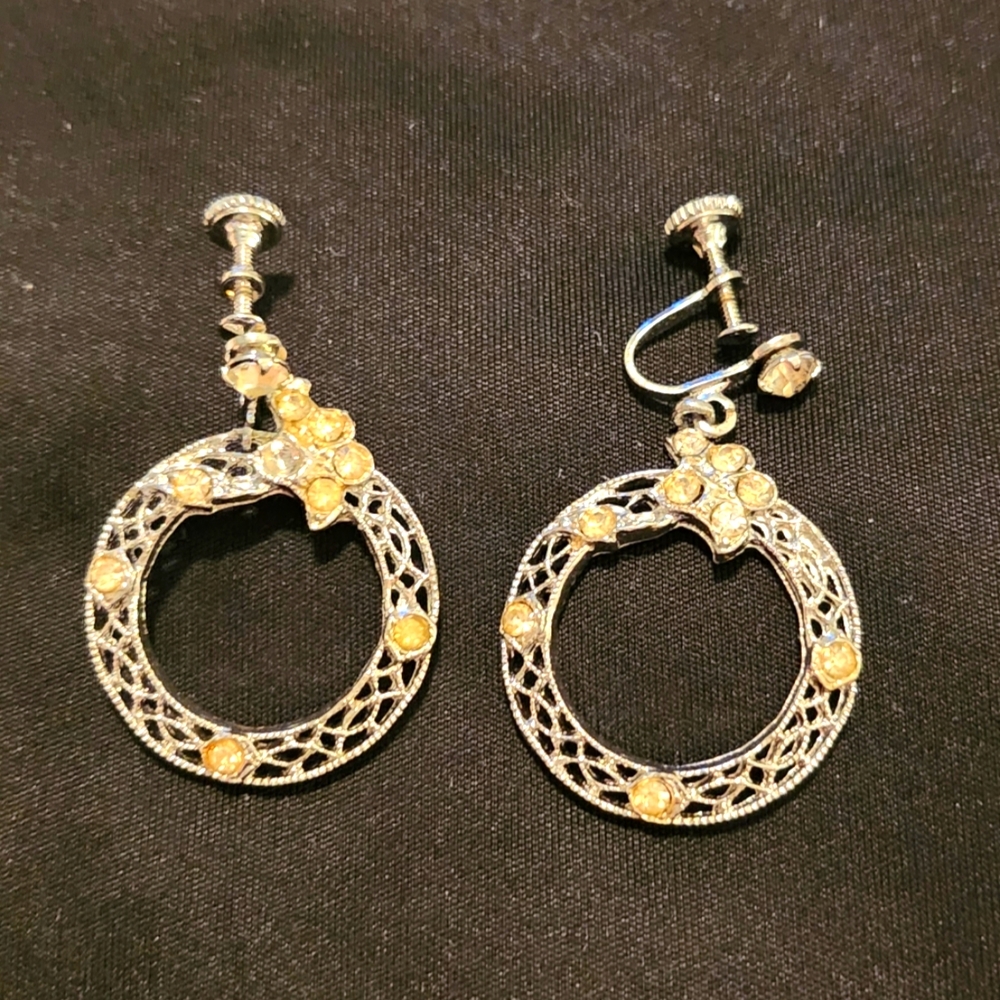 VINTAGE Dangle Latticework Ring Screw on Earings